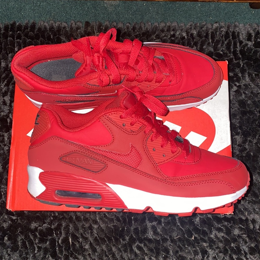 Sneakers - Picture 4 of 5